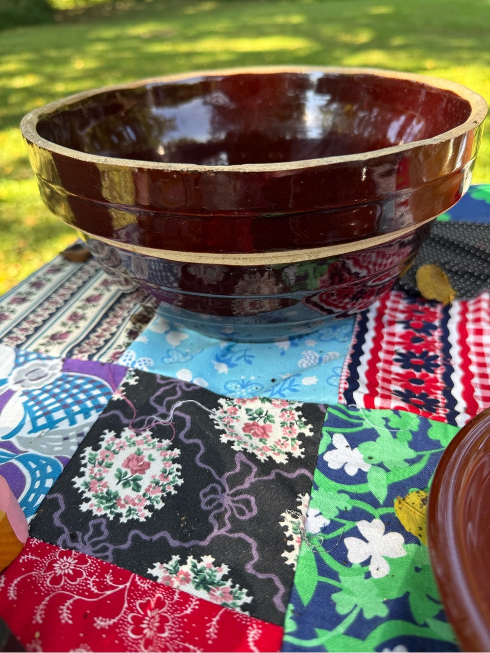 McCoy 9in brown beehive crock bowl